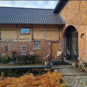 Vakantiewoning in monumentale boerderij met yurt